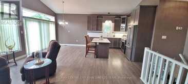 11 - 1 VINEDEN DRIVE | St. Thomas Ontario | Slide Image Four