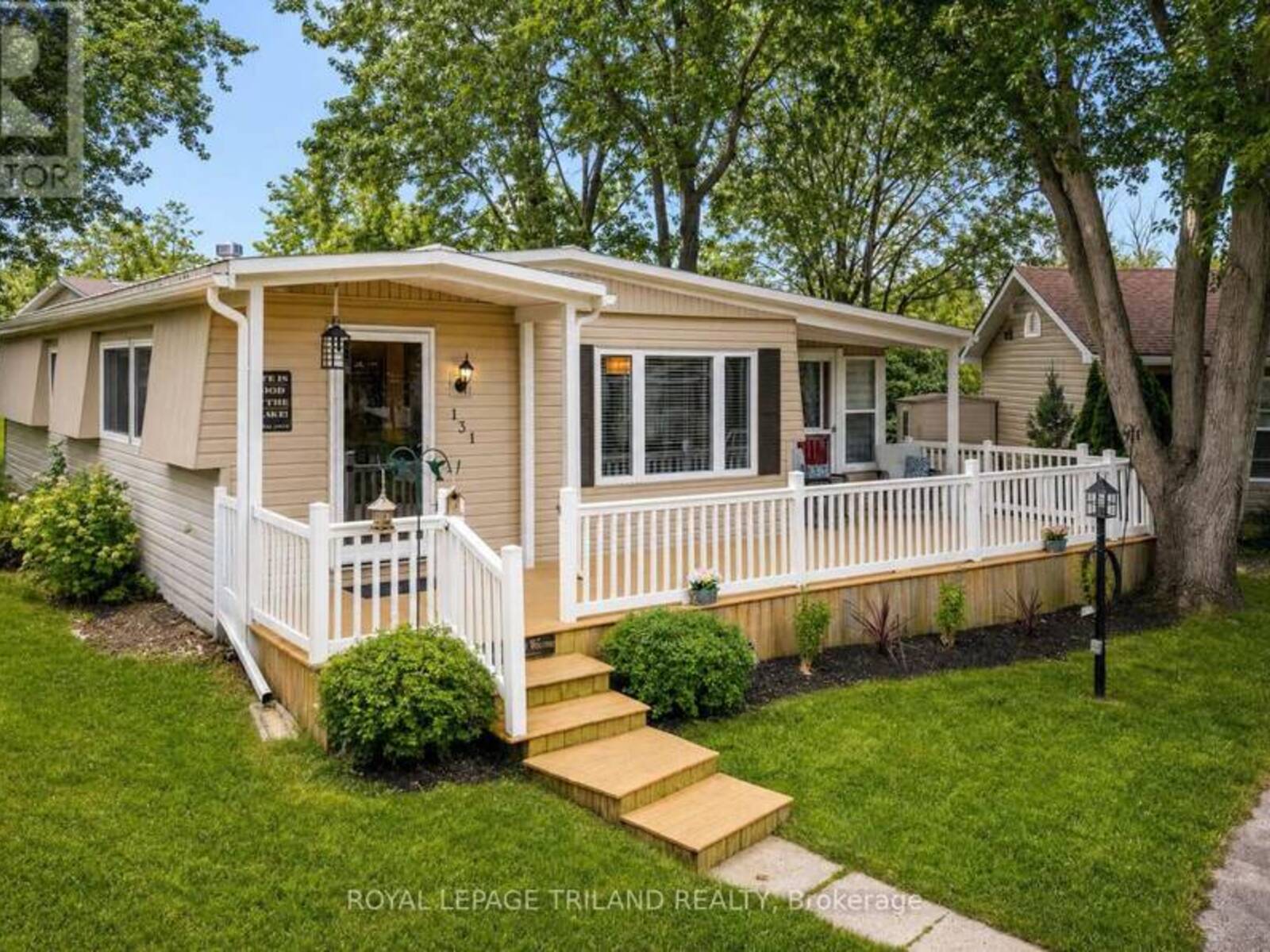 131 SUNNINGDALE PLACE, Grand Bend, Ontario N0M 1T0
