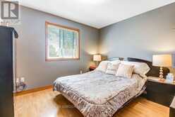 83 MARTINET AVENUE | London Ontario | Slide Image Thirteen