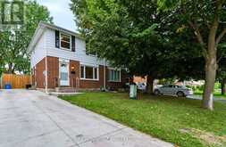 51 PAULINE CRESCENT E | London Ontario | Slide Image Three
