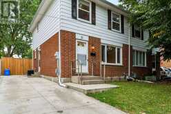 51 PAULINE CRESCENT E | London Ontario | Slide Image Five