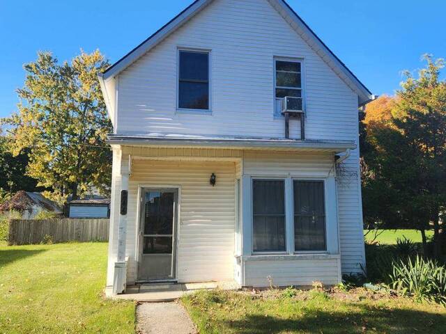 244 ELM STREET W Chatham-Kent Ontario, N0P 1C0 - 3 Bedrooms Home For Sale