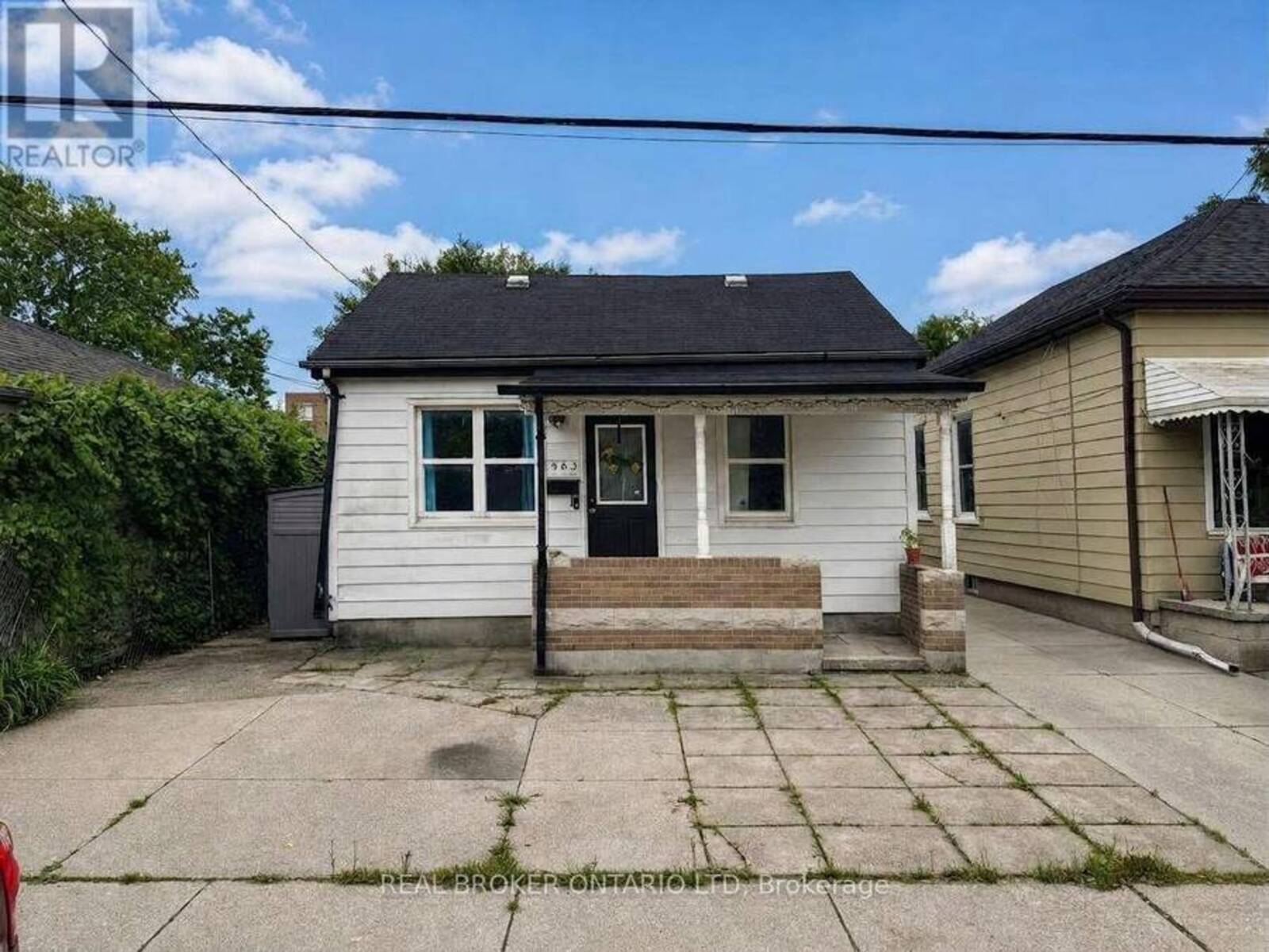 563 SOUTH STREET S, London, Ontario N6B 1C5