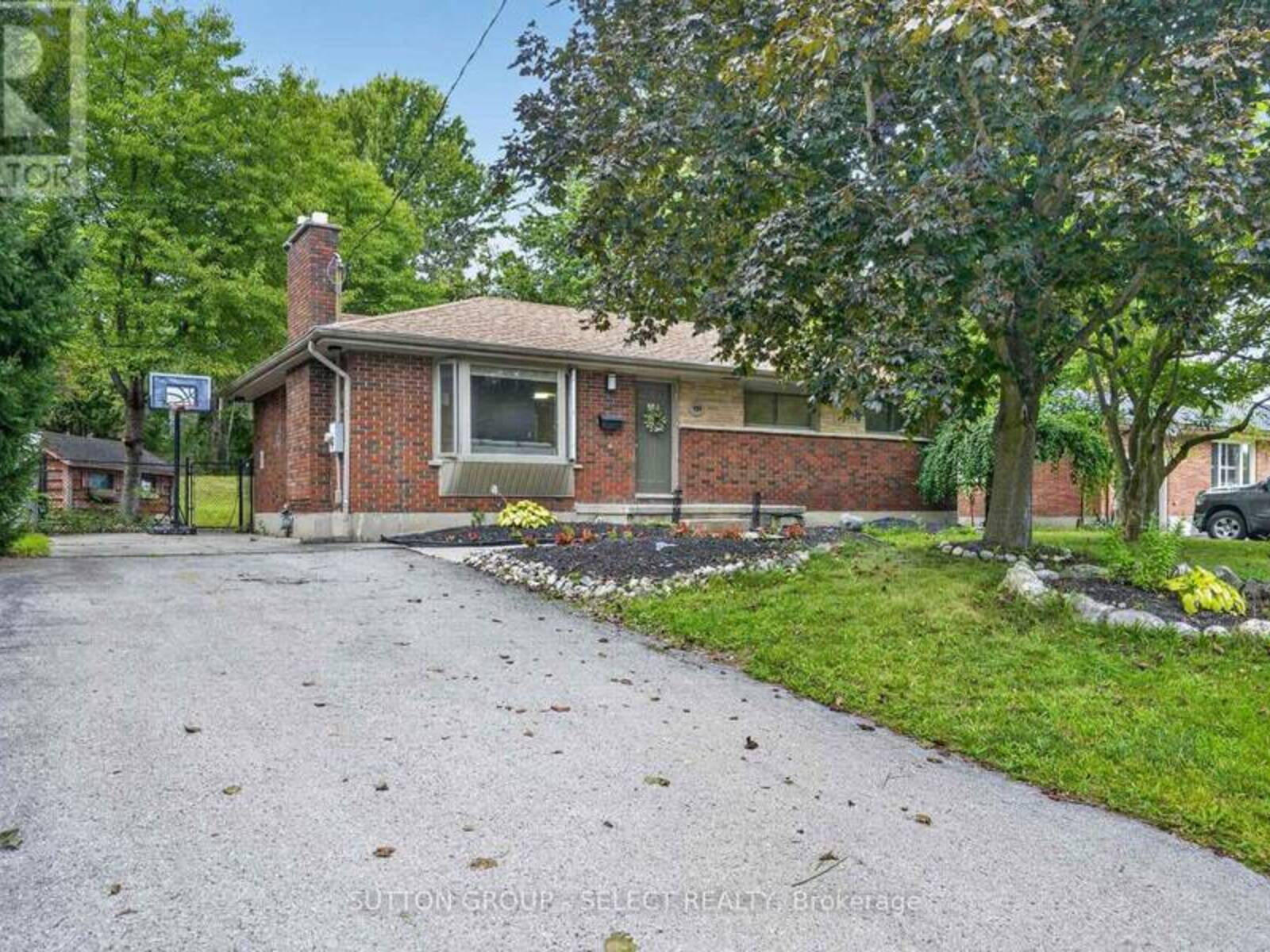 919 QUINTON ROAD, London, Ontario N6H 3A8