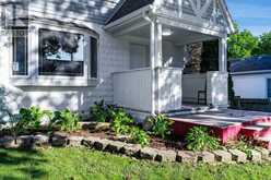 16 YORK STREET E | Chatham-Kent Ontario | Slide Image Two