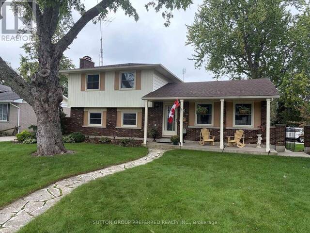 20 CEDARWOODS CRESCENT Chatham Ontario, N7L 3W6 - 4 Bedrooms Home For Sale