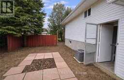 9 CAMELOT CRESCENT | London Ontario | Slide Image Twenty-eight