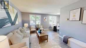 9 CAMELOT CRESCENT | London Ontario | Slide Image Five