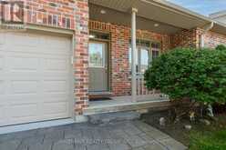 19 - 220 WALNUT STREET | Lucan Biddulph Ontario | Slide Image Five