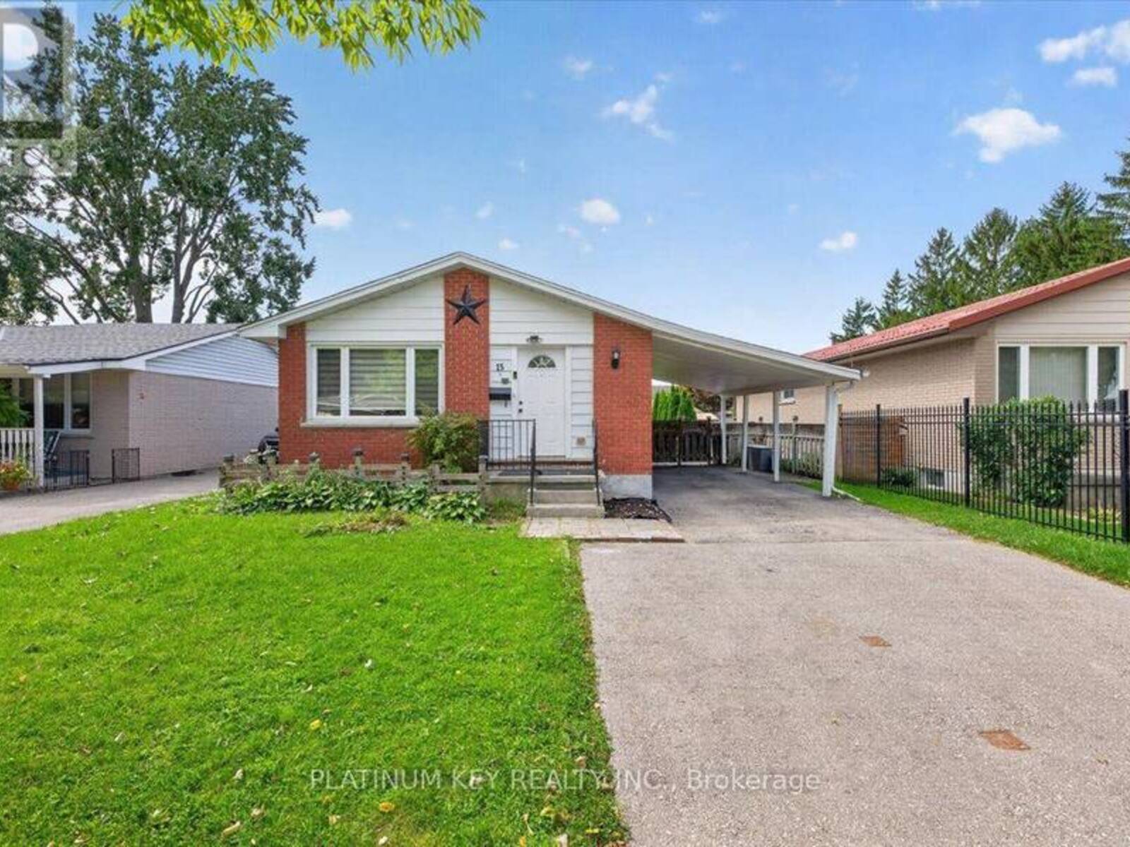 15 GARLAND CRESCENT, London, Ontario N5V 1N4