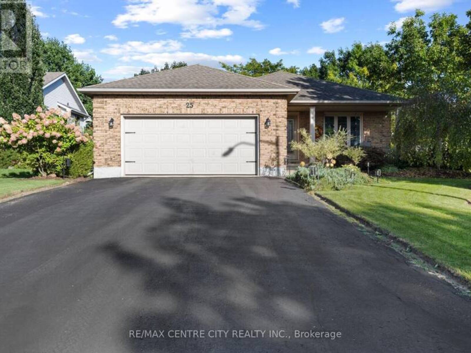25 DAUGHERTY DRIVE, St. Thomas, Ontario N5R 4W4
