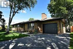 12 MOUNTSFIELD DRIVE | London Ontario | Slide Image Two