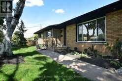 12 MOUNTSFIELD DRIVE | London Ontario | Slide Image Forty