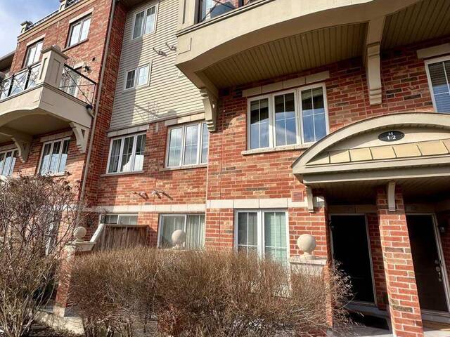 2 - 35 HAYS BOULEVARD Oakville Ontario, L6H 0J1 - 2 Bedrooms Condo For Sale