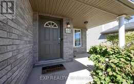 65 KERR CRESCENT | Ingersoll Ontario | Slide Image Three