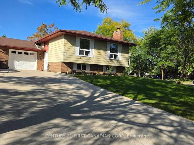 45 LOCUST CRESCENT London Ontario, N6K 2K1 - 5 Bedrooms Home For Sale