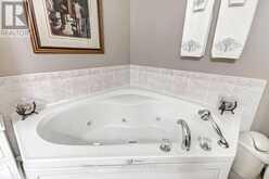 857 SILVERSMITH STREET | London Ontario | Slide Image Thirteen