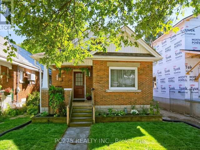 16 BARRINGTON AVENUE London Ontario, N6H 1J9 - 5 Bedrooms Home For Sale