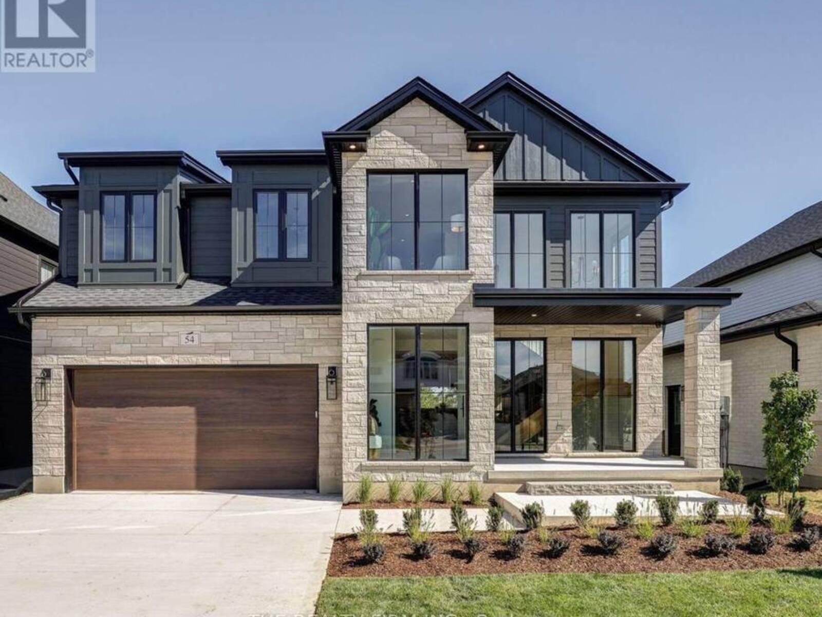 54 ROYAL CRESCENT, Talbotville, Ontario N5P 0G5