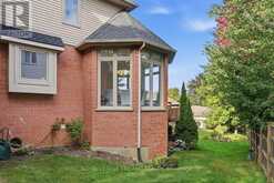 35 BUTTERNUT GROVE | London Ontario | Slide Image Forty-nine