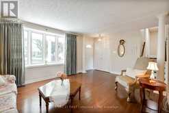 135 DOWNING CRESCENT | London Ontario | Slide Image Eleven