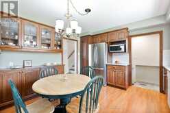 135 DOWNING CRESCENT | London Ontario | Slide Image Sixteen