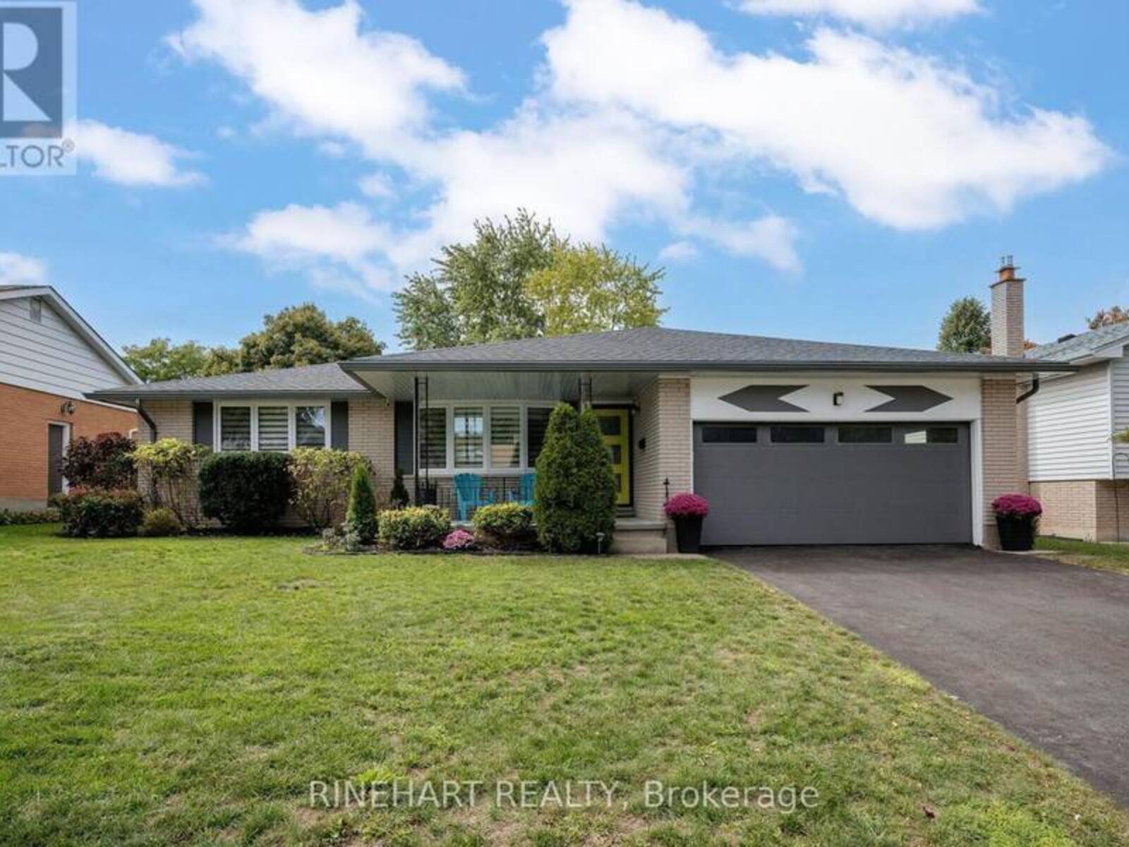 17 APPLEWOOD LANE, London, Ontario N6J 3P9