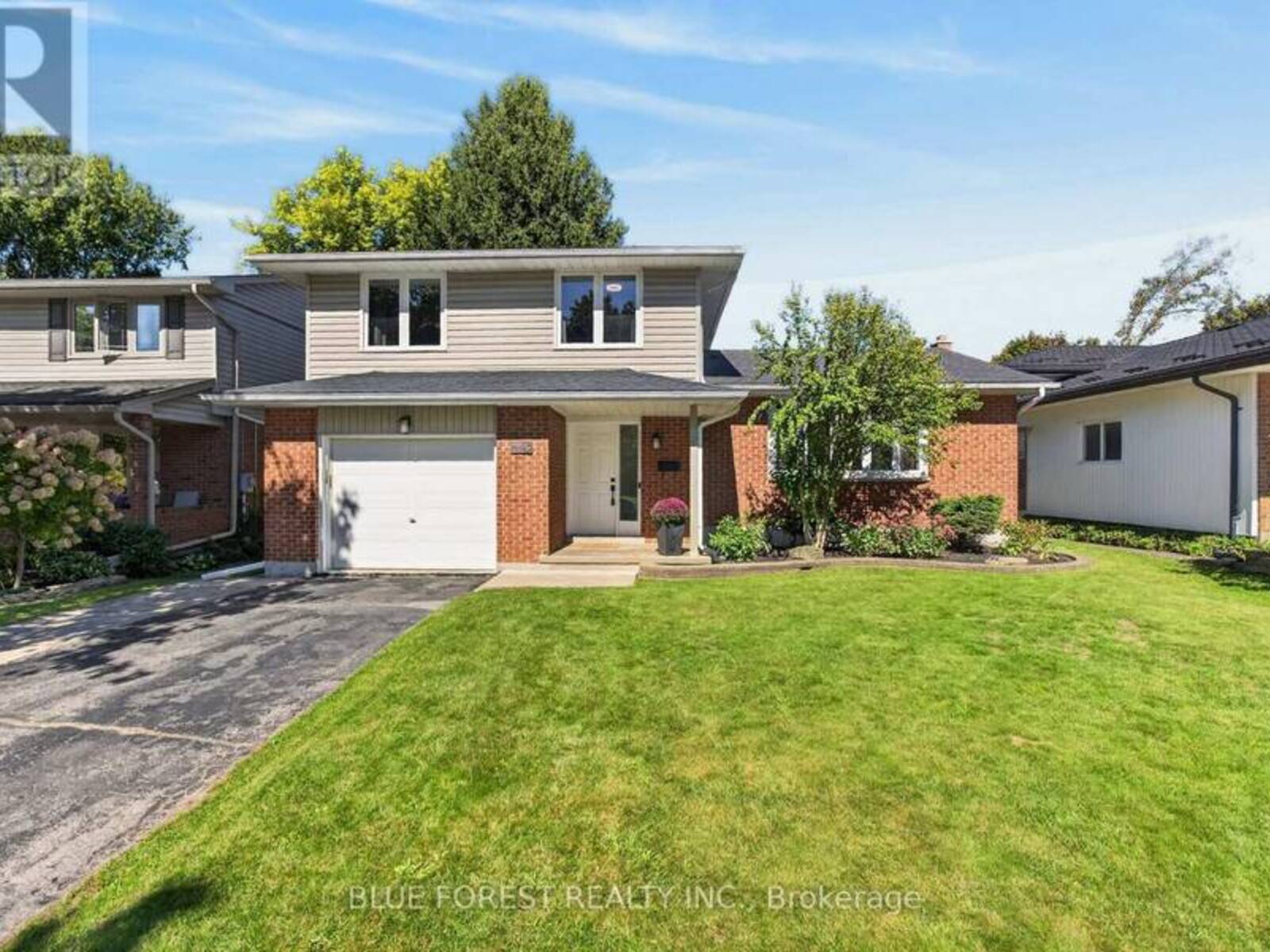 32 MEADOWVIEW ROAD, London, Ontario N6J 4E6