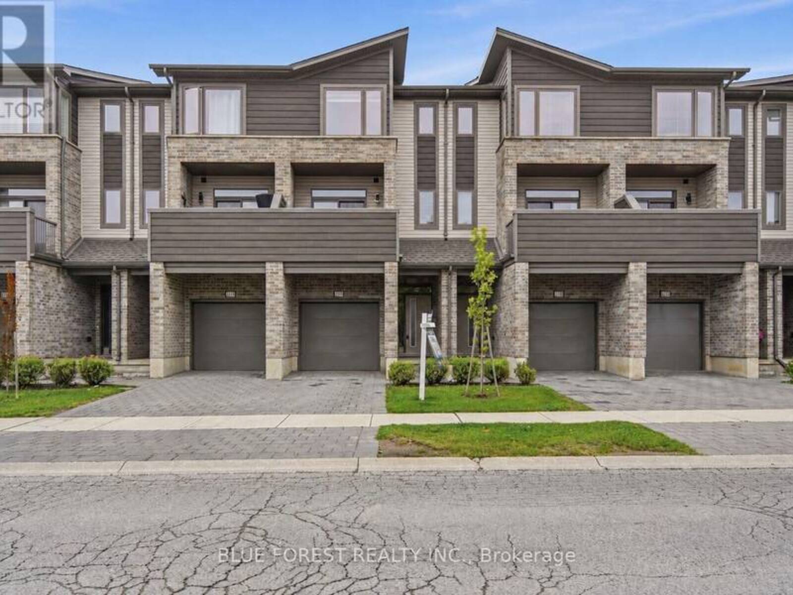 2112 MEADOWGATE BOULEVARD, London, Ontario N6M 0H5