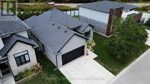 64 - 41 EARLSCOURT TERRACE | Komoka Ontario | Slide Image Five