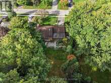 423 PINETREE DRIVE | London Ontario | Slide Image Fifty