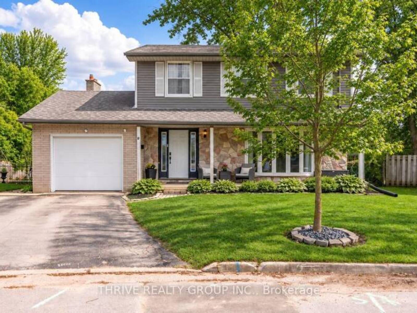 19 KENDALL COURT, London, Ontario N5X 1E4