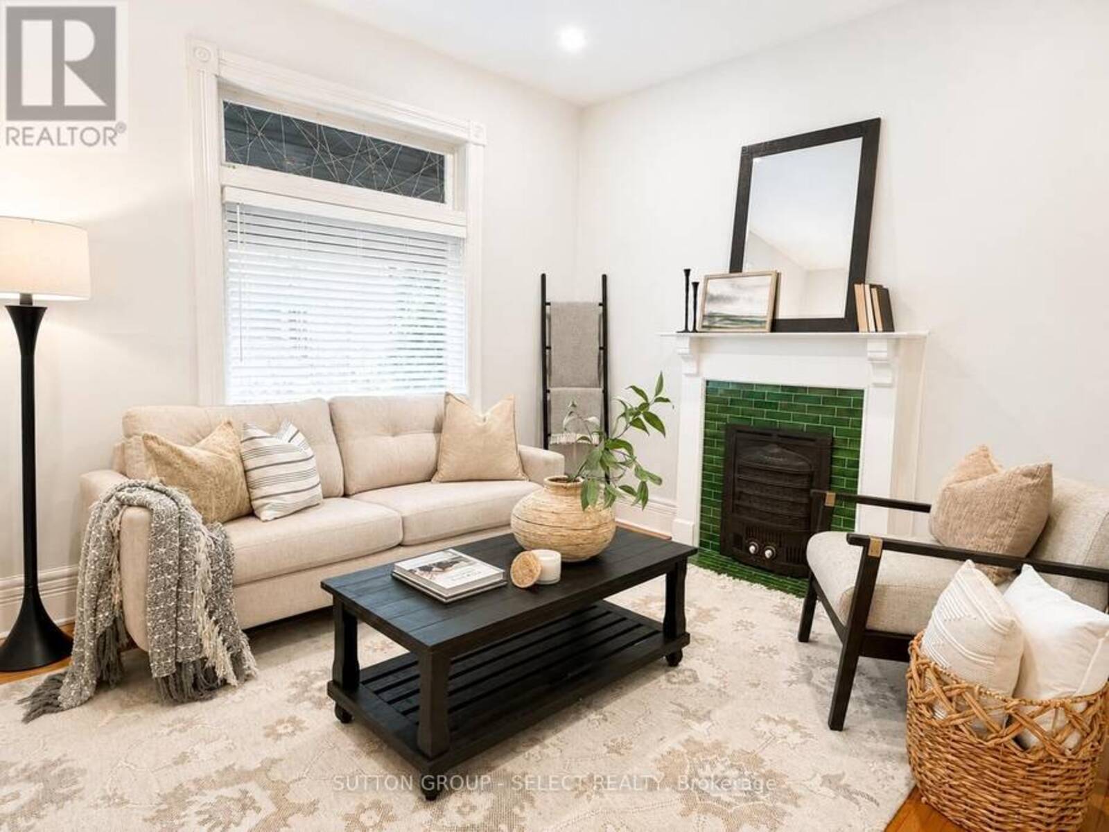 14 ARTHUR STREET, London, Ontario N5Y 3B9