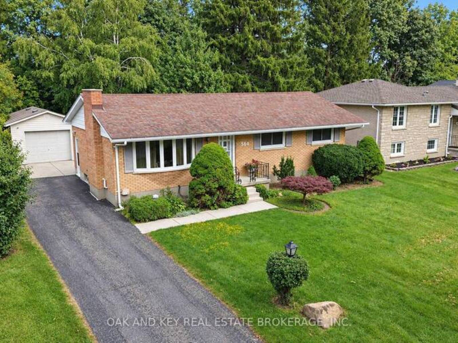 564 CHIDDINGTON AVENUE, London, Ontario N6C 2W5