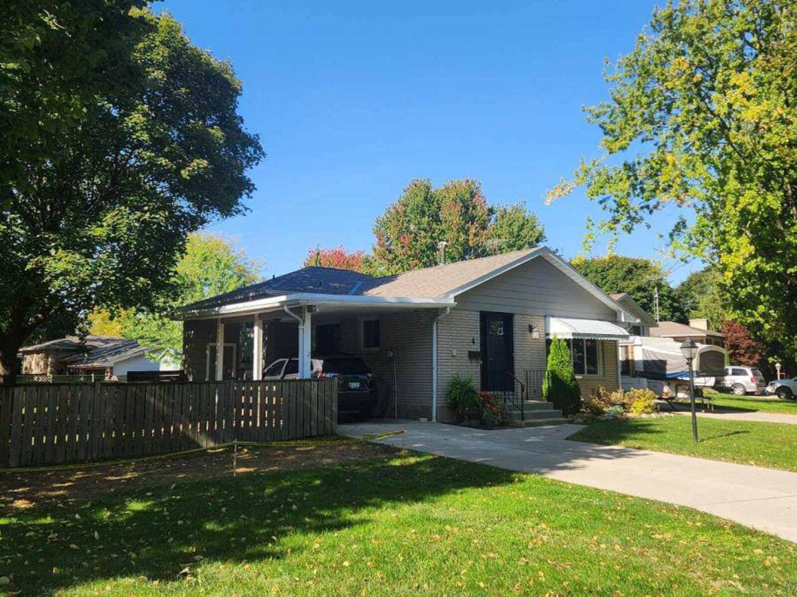4 QUAIL PLACE, Chatham, Ontario N7L 1G2
