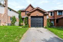 159 WALMER GARDENS | London Ontario | Slide Image Ten