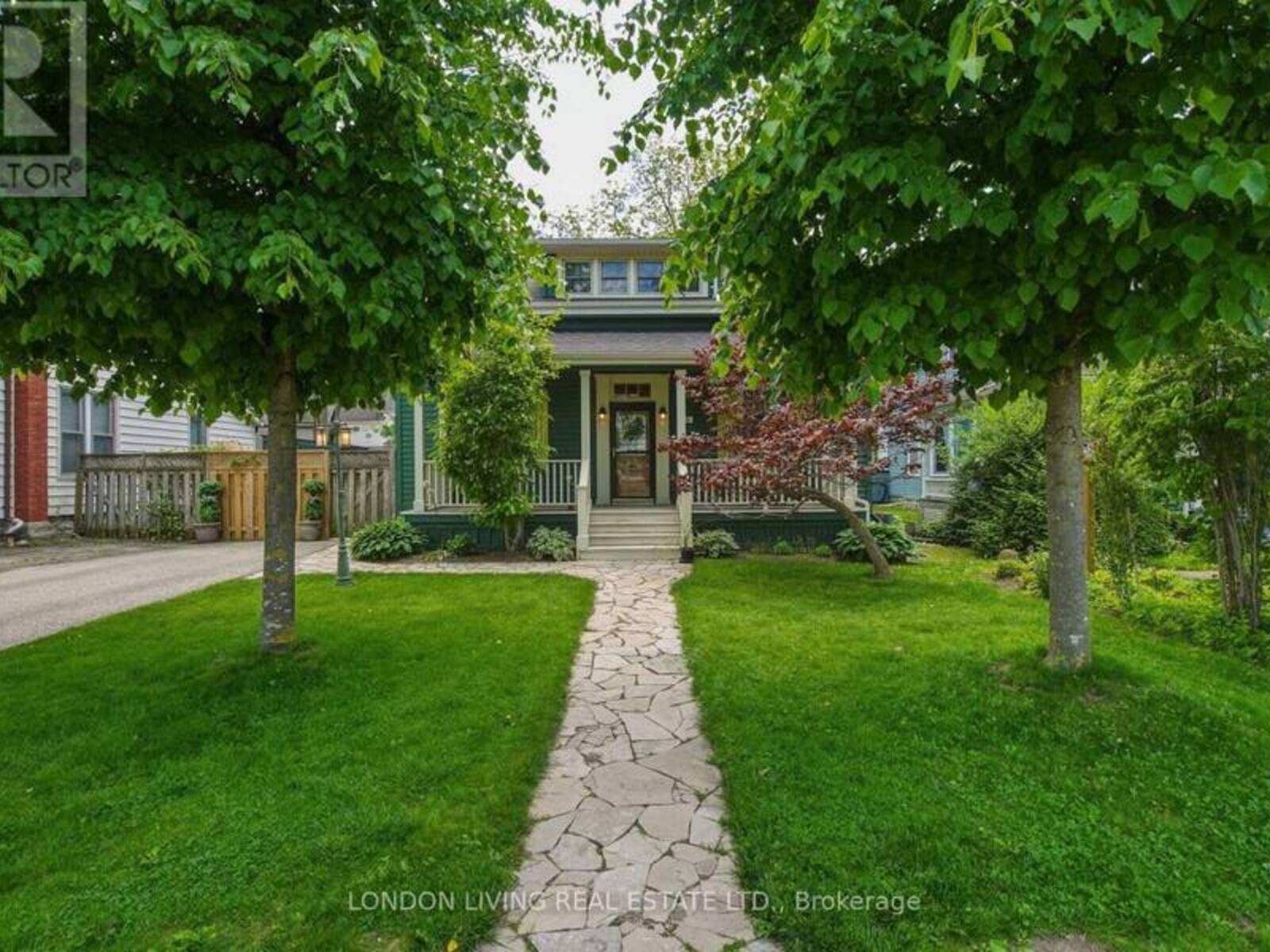 24 CENTRE STREET, St. Thomas, Ontario N5R 2Z2