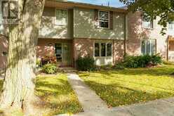 10 BERKSHIRE COURT | London Ontario | Slide Image One