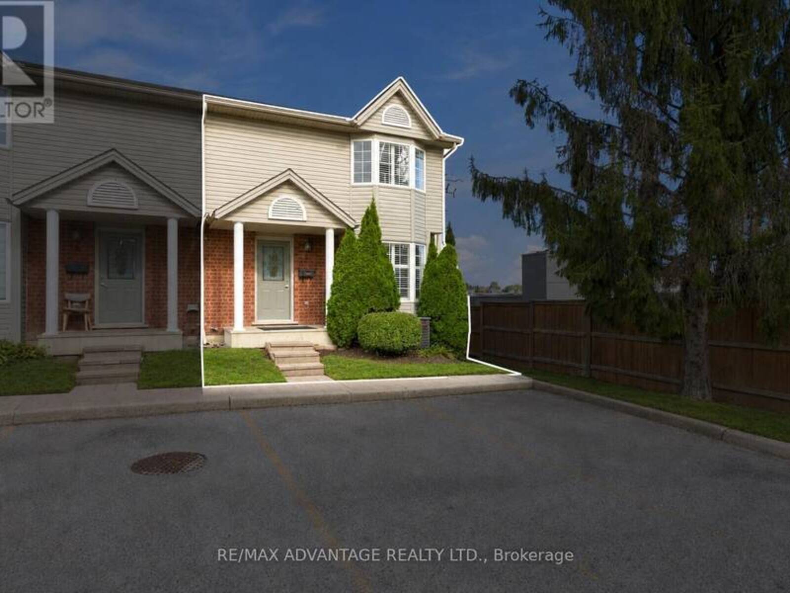 7 - 122 SHERWOOD FOREST SQUARE, London, Ontario N6G 5G8