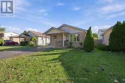 15 CHESWICK CIRCLE | London Ontario | Slide Image Two