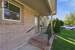 15 CHESWICK CIRCLE | London Ontario | Slide Image Four