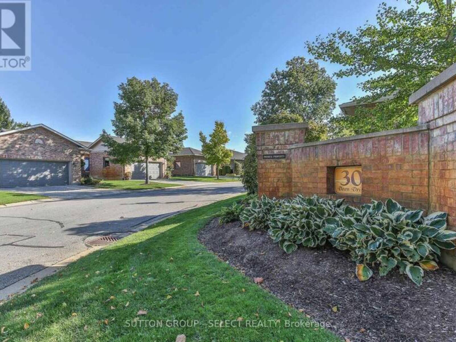 32 - 30 DOON DRIVE, London, Ontario N5X 3X2