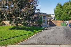 32 SANDERS COURT | St. Thomas Ontario | Slide Image Two