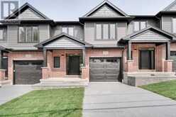 31 - 414 OLD WONDERLAND ROAD | London Ontario | Slide Image One