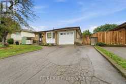 208 DEVERON CRESCENT | London Ontario | Slide Image Three