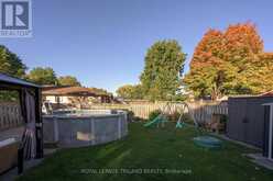 53 STROUD CRESCENT | London Ontario | Slide Image Twelve