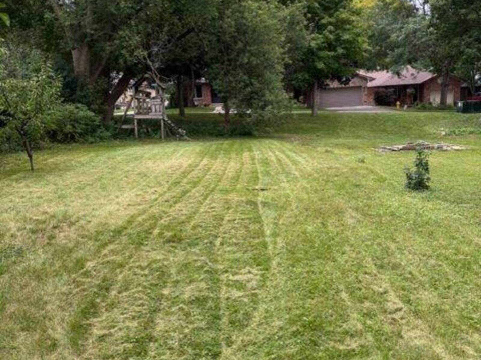 2 ELLSWORTH CLOSE, London, Ontario N5W 1E6