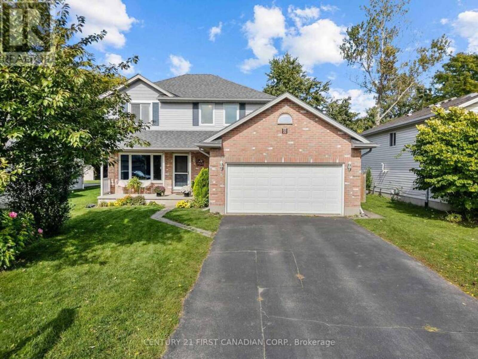 8 ROBIN STREET, North Middlesex, Ontario N0M 1A0