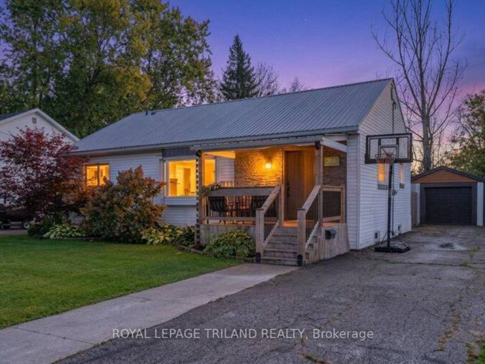 205 ERIE STREET, St. Thomas, Ontario N5R 2N7