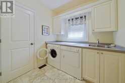 2091 VALLEYRUN BOULEVARD | London Ontario | Slide Image Twelve